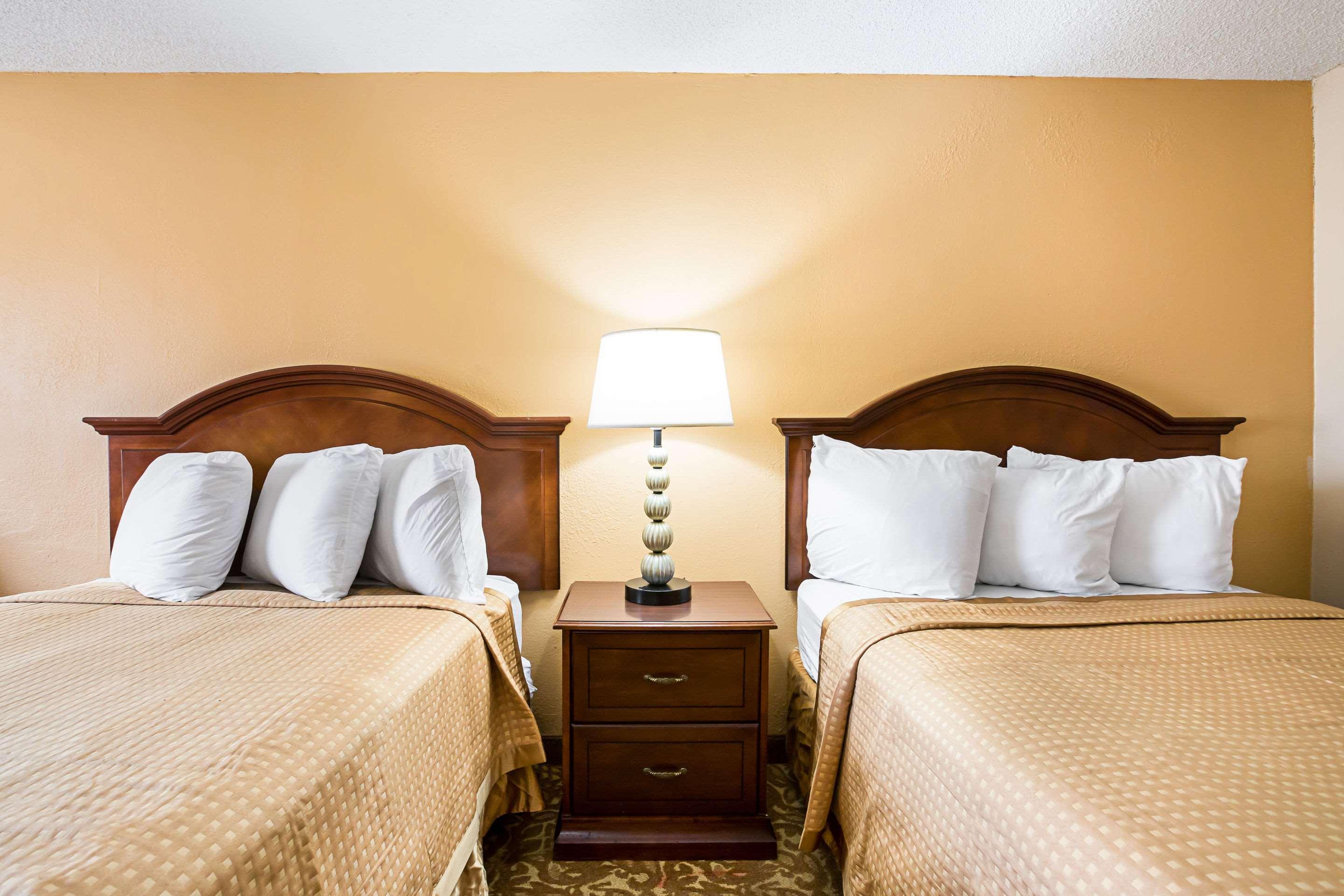 Rodeway Inn Metro Airport Ромулус Экстерьер фото