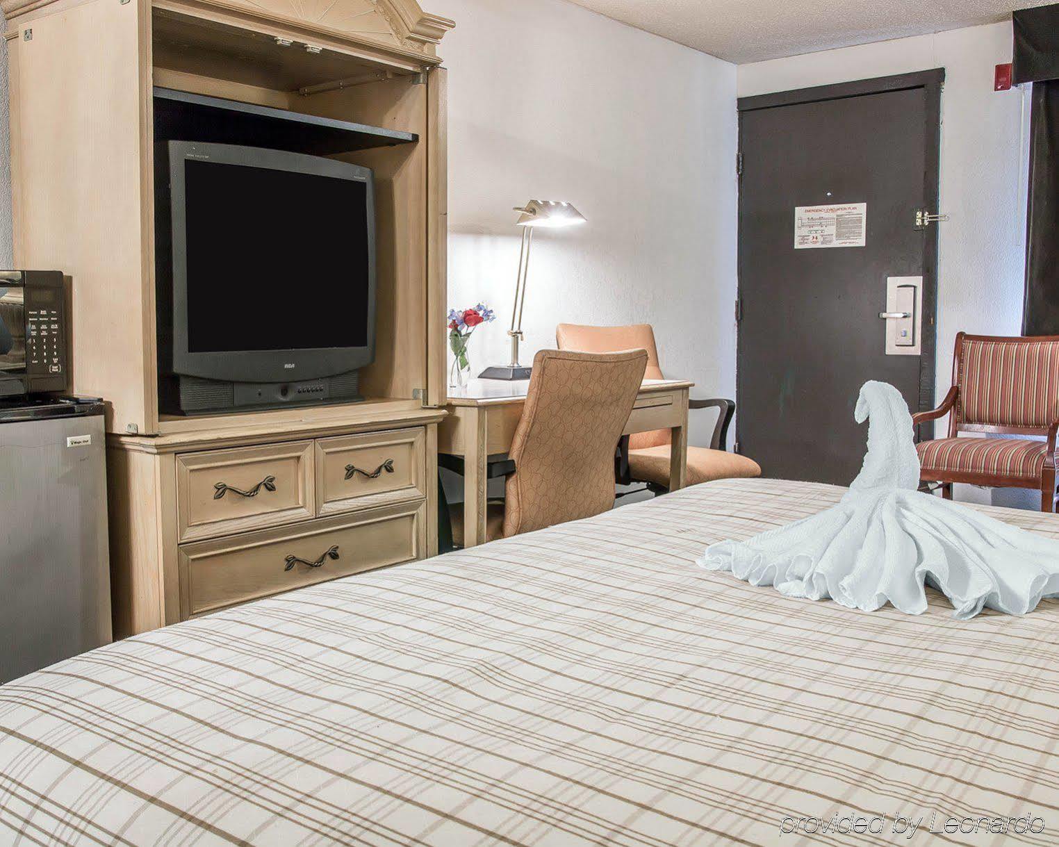 Rodeway Inn Metro Airport Ромулус Экстерьер фото
